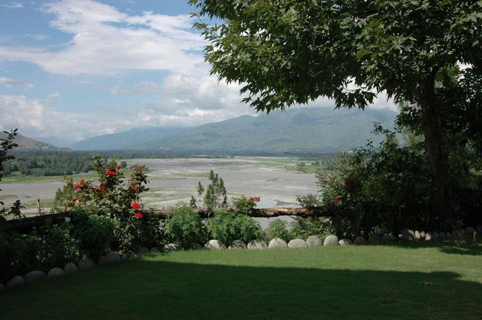 Rock City Resort Mingora 外观 照片