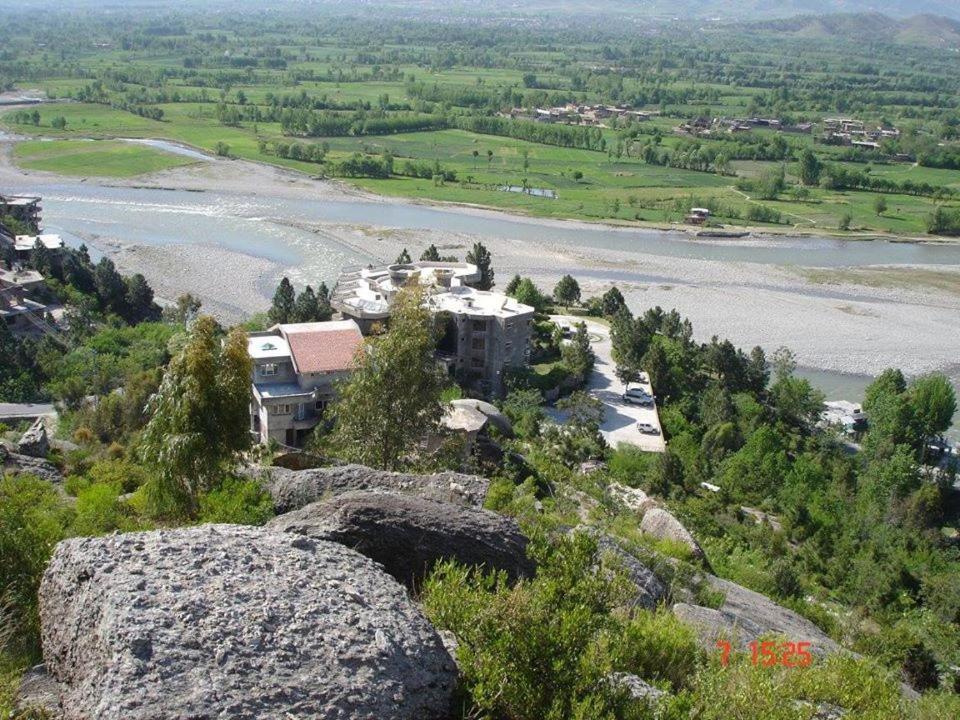 Rock City Resort Mingora 外观 照片
