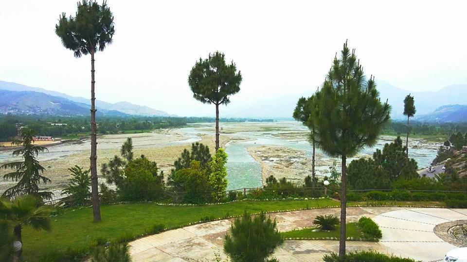 Rock City Resort Mingora 外观 照片